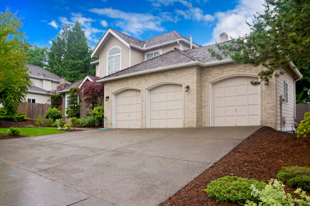 The Importance of Hiring a Professional Cleaning Service for Your Driveway, Home and Patios